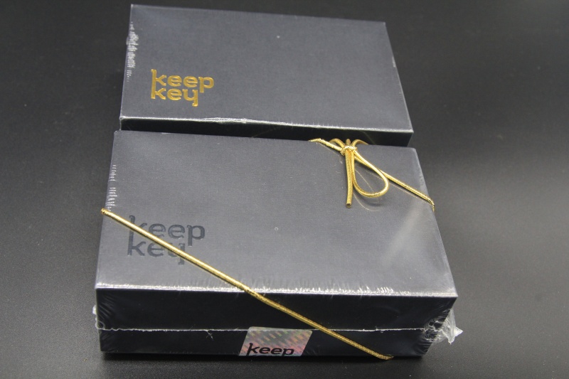 File:KeepKey Gold packaging top.JPG
