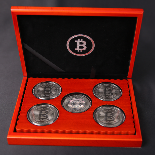 File:BTCC Mint Five Bitcoin 5-Set in box.png