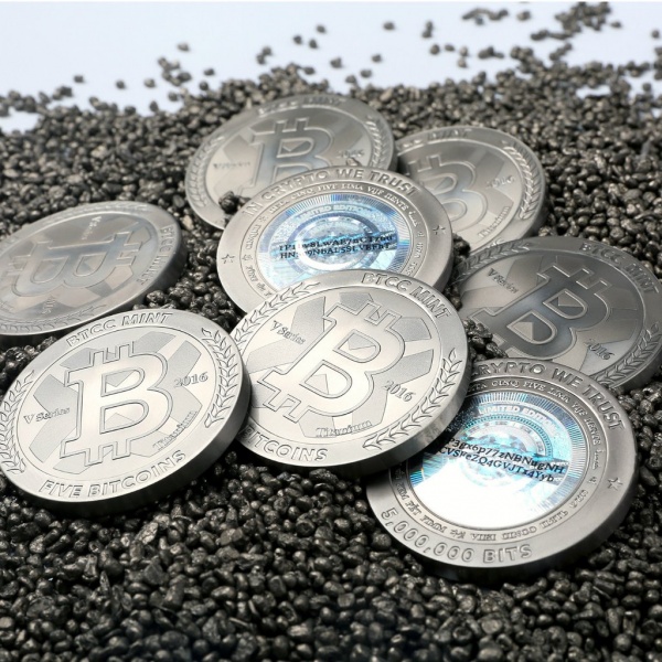 File:BTCC Mint Five Bitcoin Set.jpg
