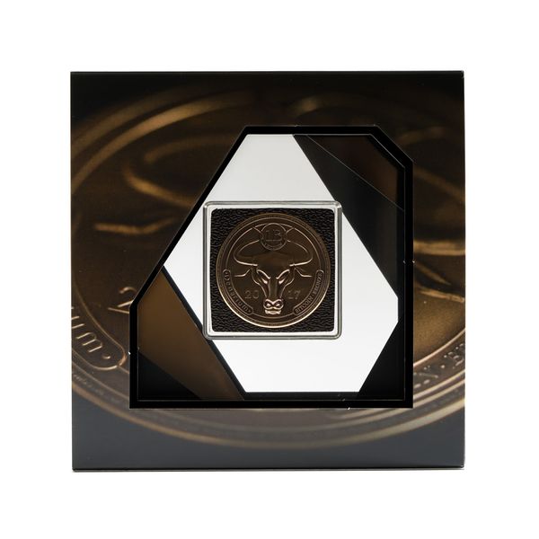 File:Denarium - 1 BTC Bronze Patinated front frame.jpg