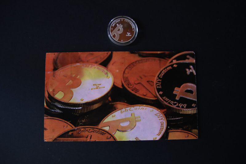 File:BhCoins Series 4 coin envelope front.jpg