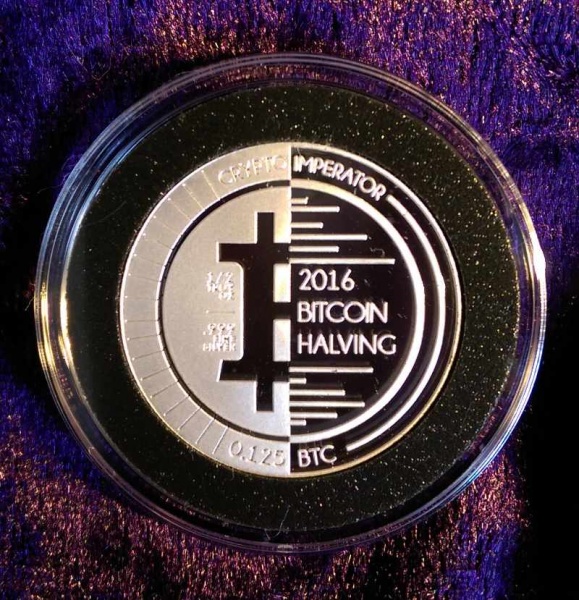 File:Crypto Imperator 0.125 BTC Halving Coin Silver front 2.jpg